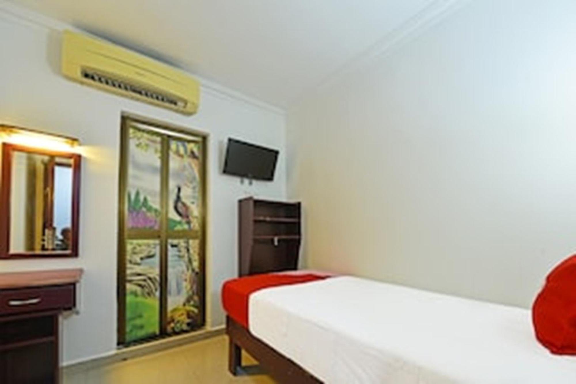 Super Oyo 90572 J Hotel Masjid India Куала-Лумпур Екстер'єр фото