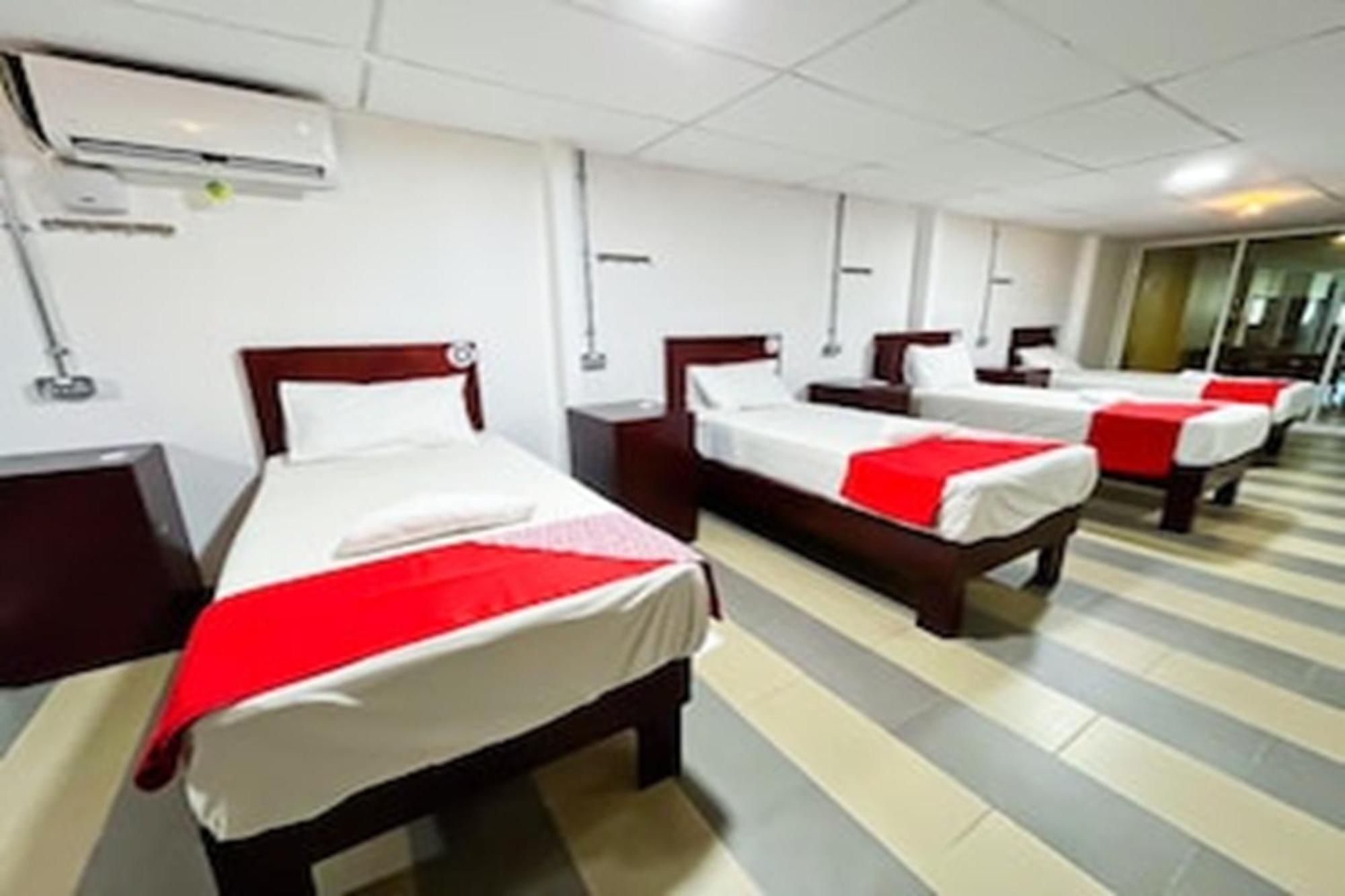Super Oyo 90572 J Hotel Masjid India Куала-Лумпур Екстер'єр фото